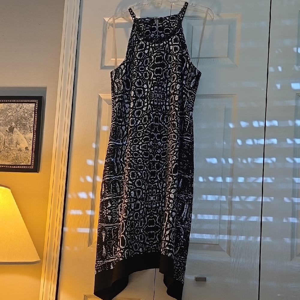 Elegant Black and White Patterned Dress